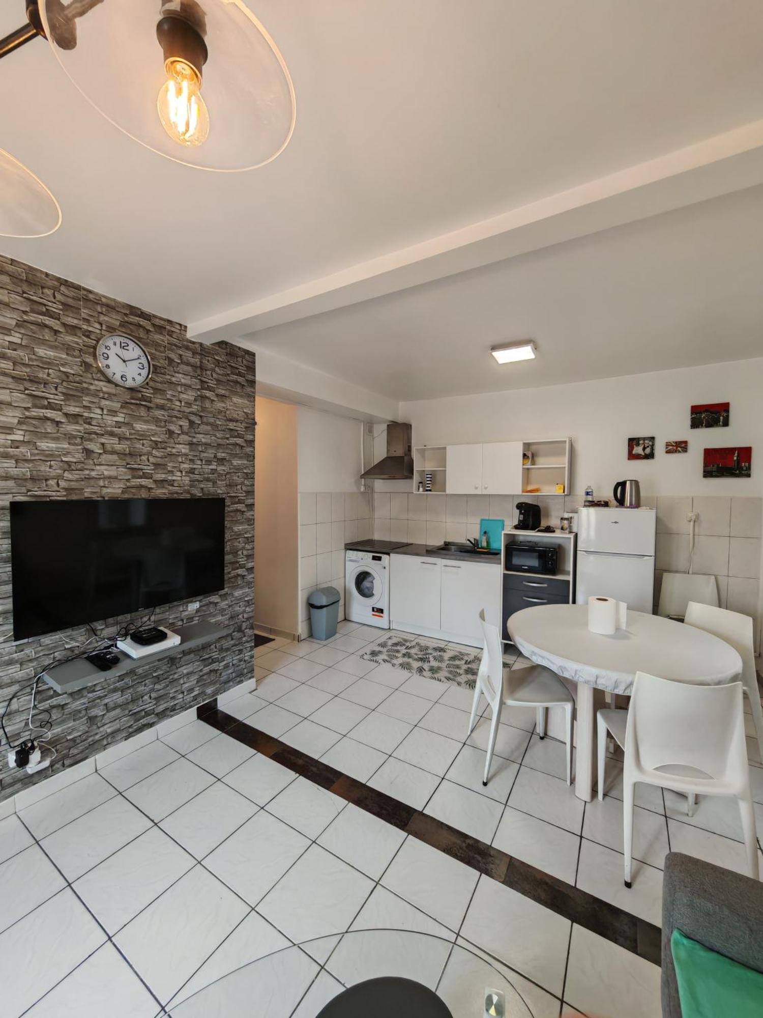 F1 200 Metre De La Gare Appartement Perpignan Buitenkant foto