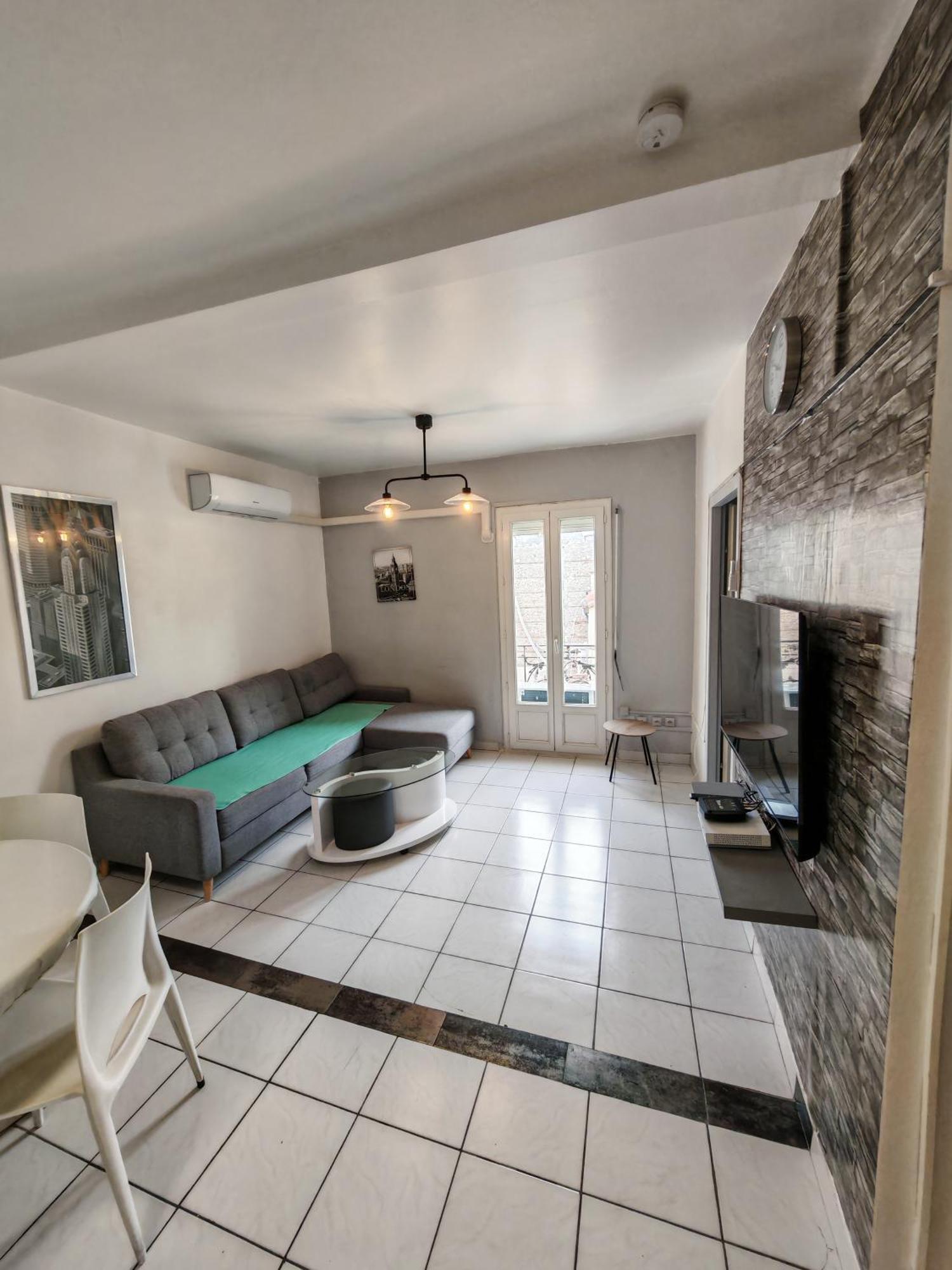 F1 200 Metre De La Gare Appartement Perpignan Buitenkant foto